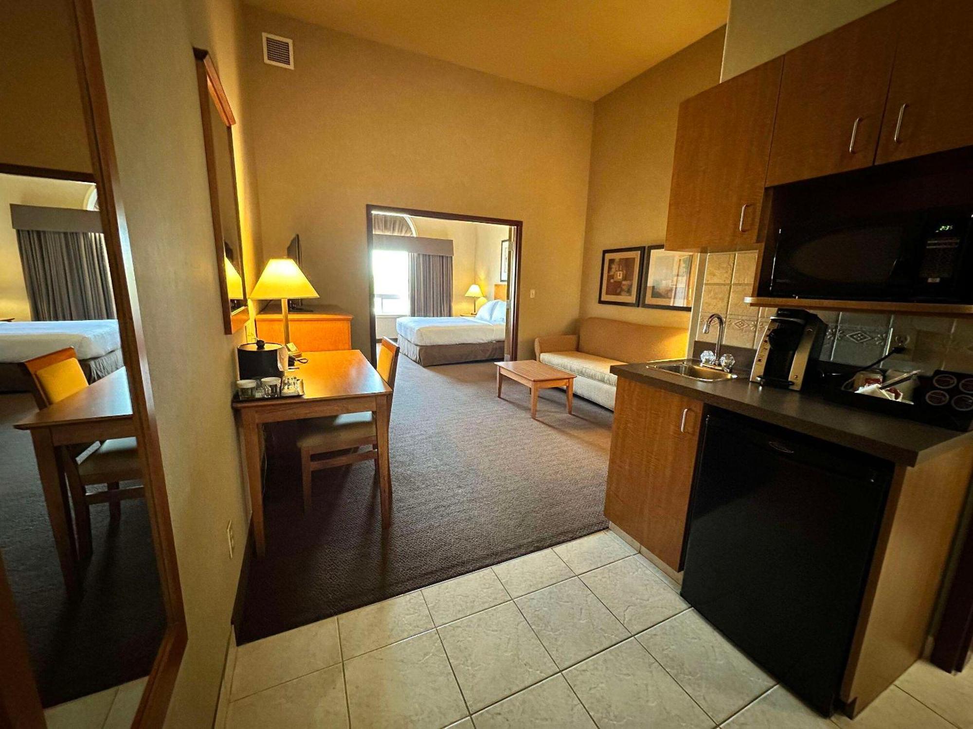 Clarion Pointe Otel Rimbey Dış mekan fotoğraf