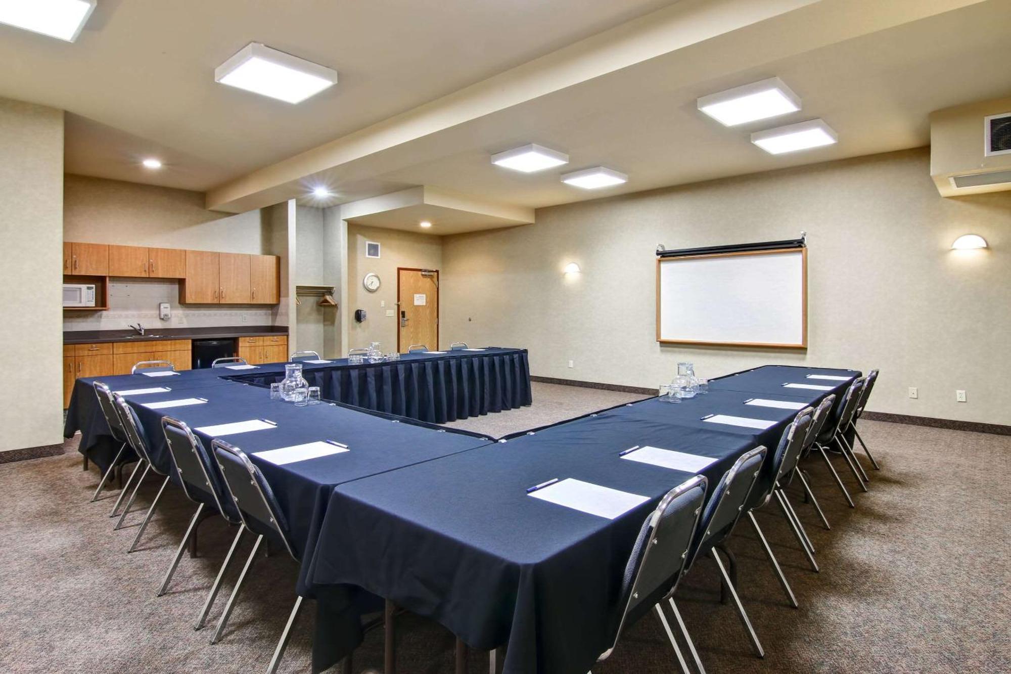 Clarion Pointe Otel Rimbey Dış mekan fotoğraf